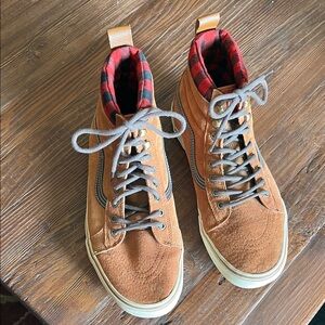 Mens VANS hightop suede leather shoe size 11